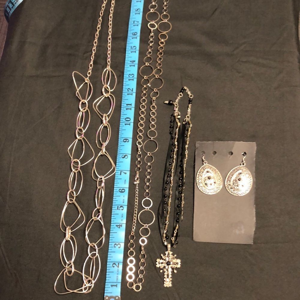 Lot of 3 silver necklaces and one dangle earrings